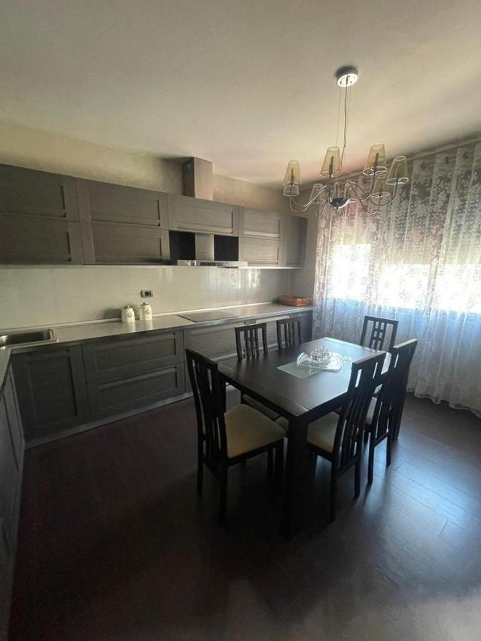 Luxury Apartment City Centre 地拉那 外观 照片